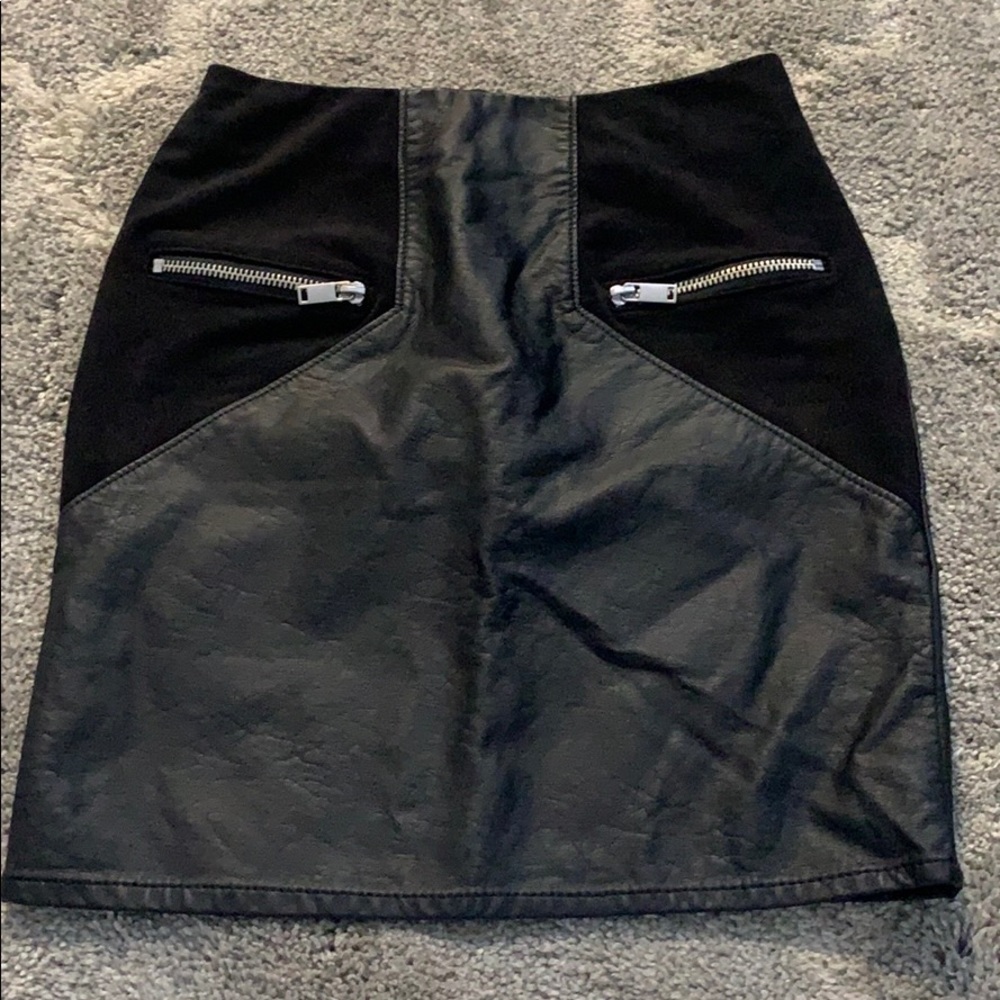 Leather mini skirt with zippers